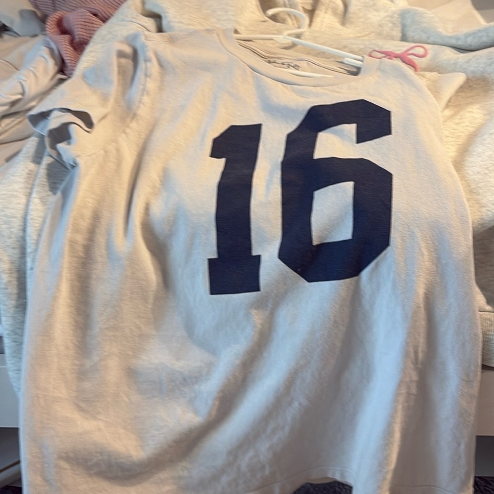 Brandy Melville 16 top